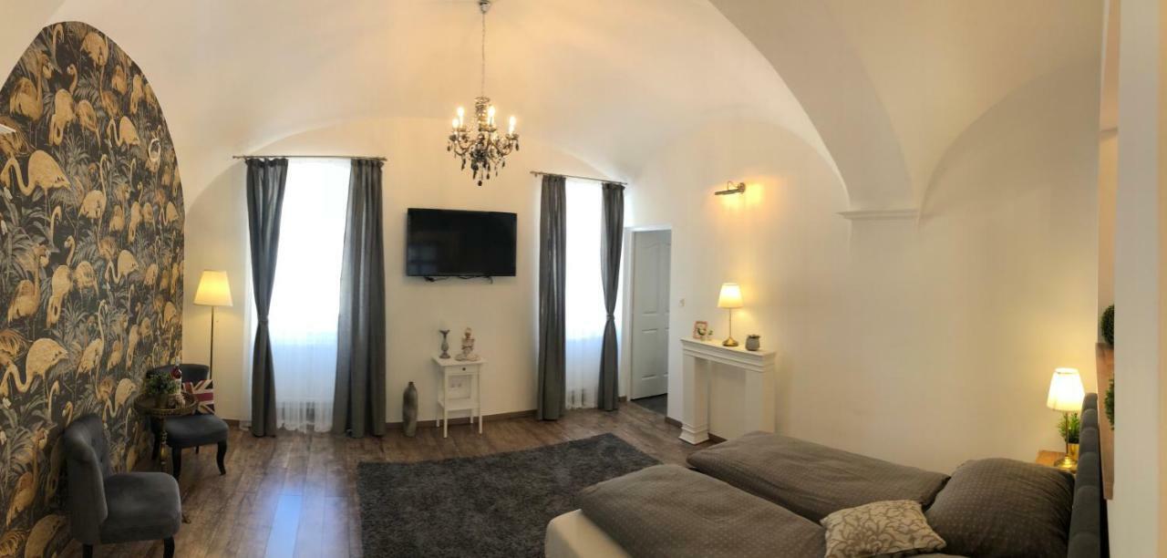 Frank Apartman Deluxe Villa Eger Luaran gambar