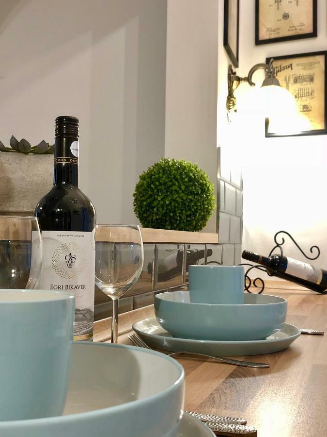 Frank Apartman Deluxe Villa Eger Luaran gambar