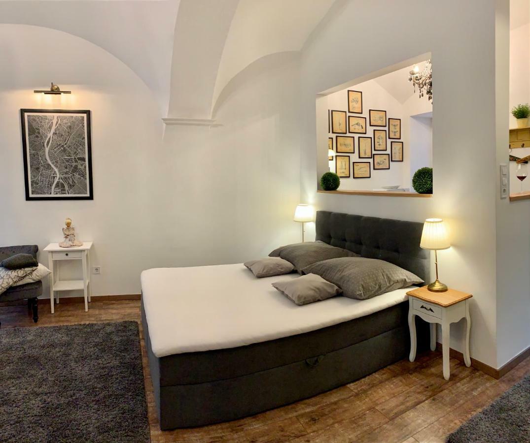 Frank Apartman Deluxe Villa Eger Luaran gambar